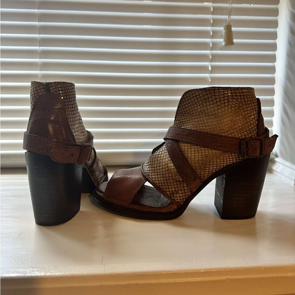 Freebird by Steven shoes. Size 8. Brown leather